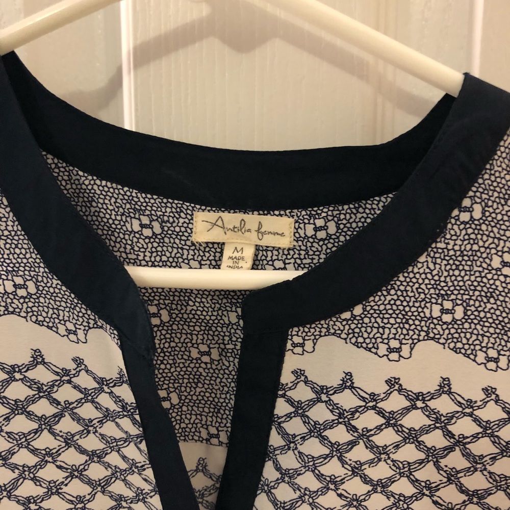 Blouse - Picture 2 of 3